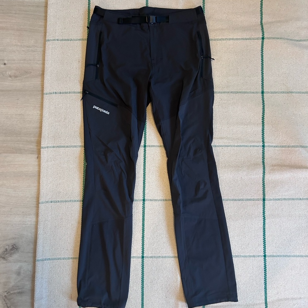 Patagonia Men's Black Cargo Pants